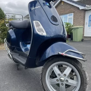 Vespa LXV 125 - Anniversary model,