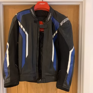 RST Axis leather jacket with armoured shoulders and elbow guards. Size 44chest  RST Axis leather Trouser For Sale