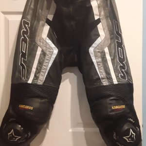 WOLF MOTORCYCLE LEATHERS SIZE 34 WAIST FOR SALE