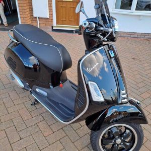 VESPA GTS 300 SUPER HPE for sale