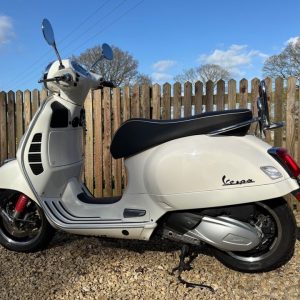 STUNNING 2020 PIAGGIO VESPA SUPER GTS